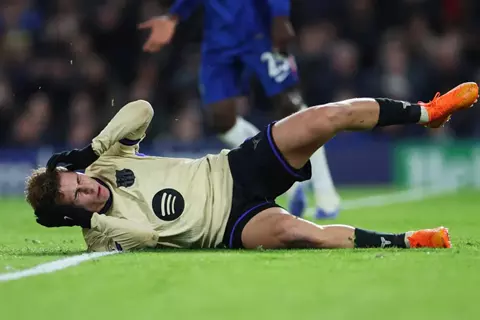 غياب مؤثر.. ماذا يفعل فليك لتعويض فيرمين لوبيز مع برشلونة؟